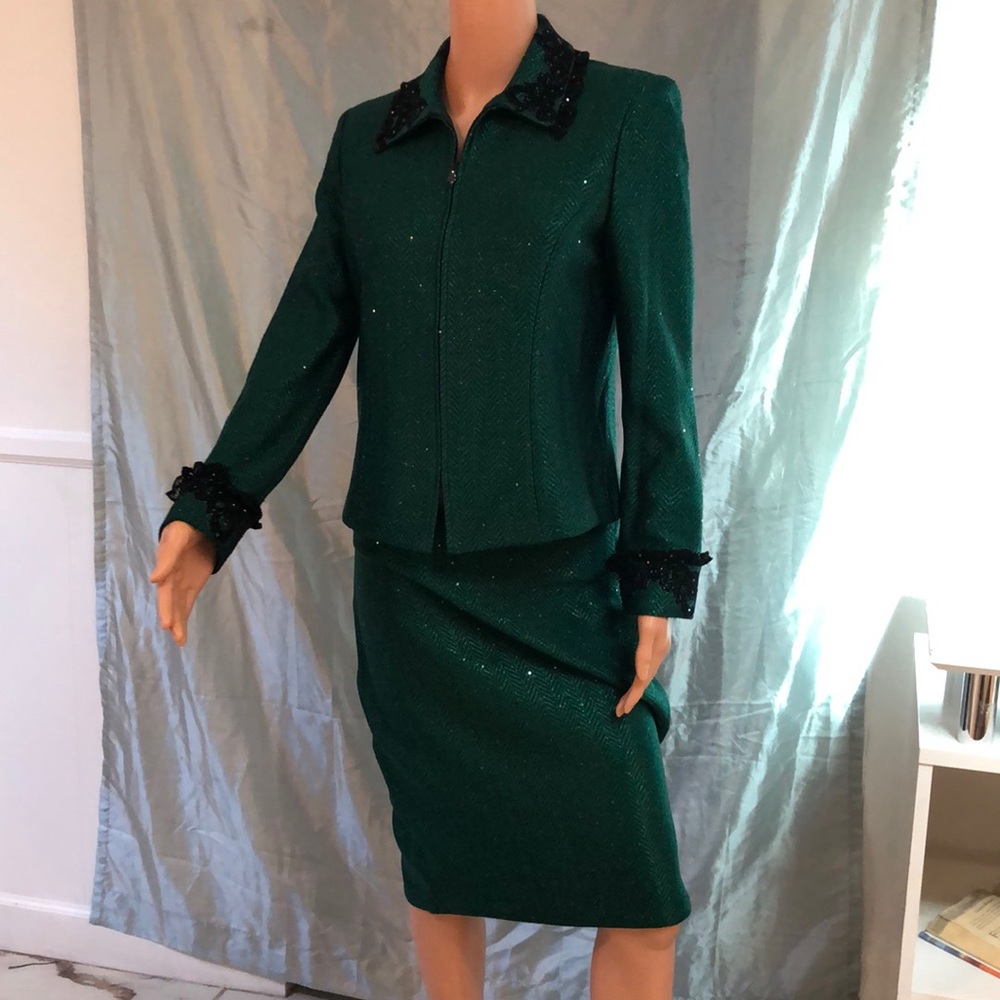 St John holiday skirt set